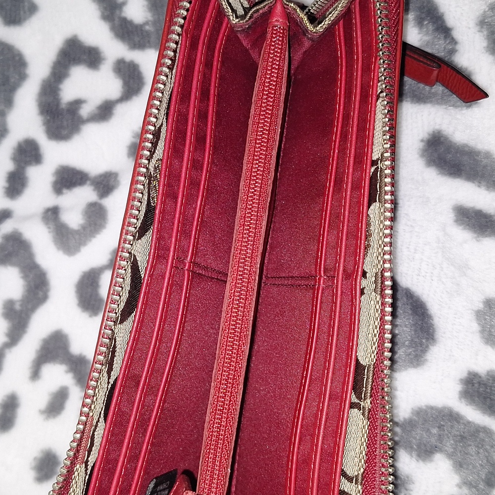 Coach Poppy Secret Admirer Full Sized Wallet - Picture 6 of 11